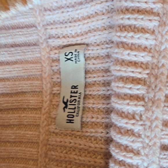 Cropped Sweater - Picture 3 of 3